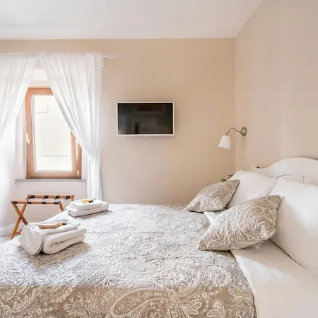 The Small Nest At Coliseum Apartment Rome
